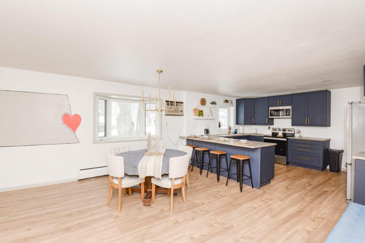 New Remodeled Townhome In Central Fargo Luaran gambar